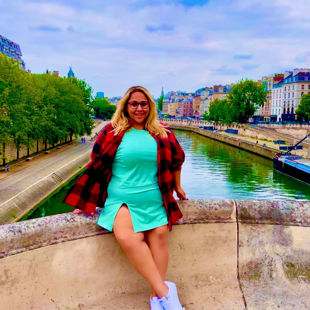 Meet your Posher, Holly